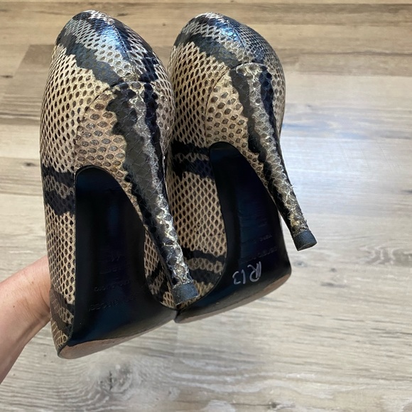 Sergio Rossi Snakeskin Pumps - Picture 7 of 11